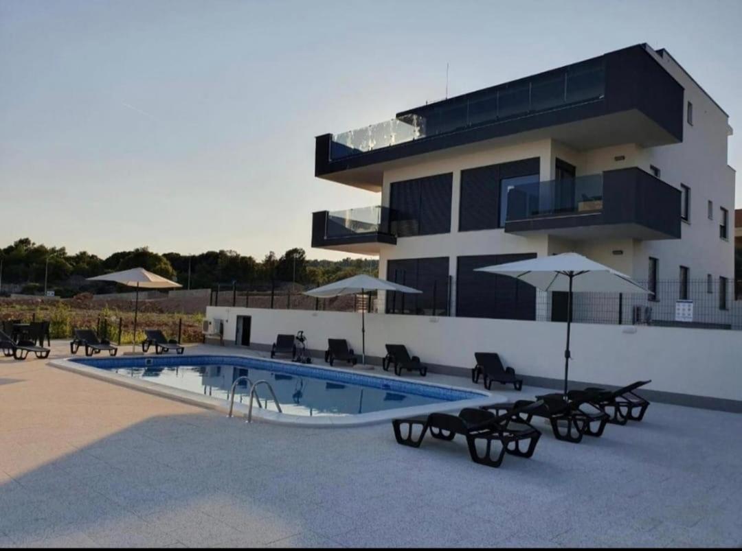 Black&White 1 Veglia Exterior foto